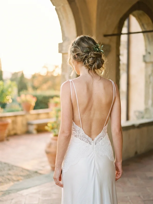 Backless Wedding Dresses - 1